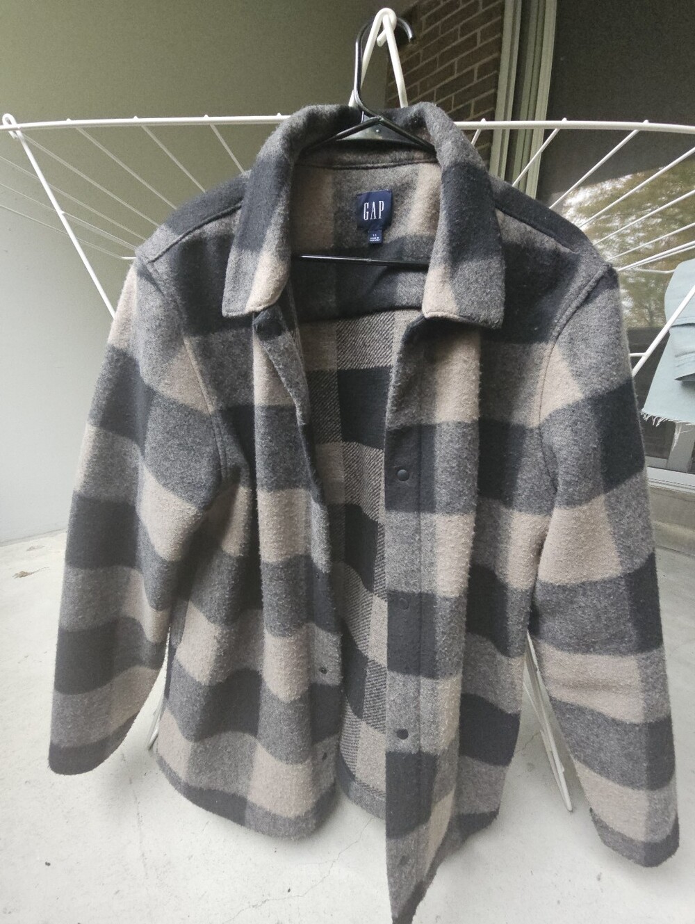 GAP Black & Beige Plaid Shirt Jacket